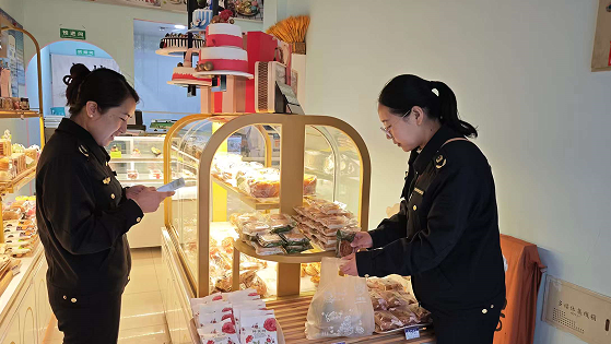 華亭市市場監(jiān)管局開展中秋國慶食品安全專項(xiàng)抽檢